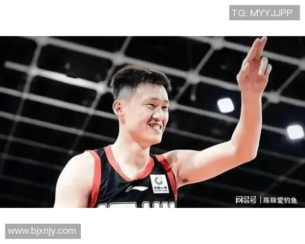 周鹏：从篮球场上的传奇到生活中的榜样，探索他的奋斗与坚持之路