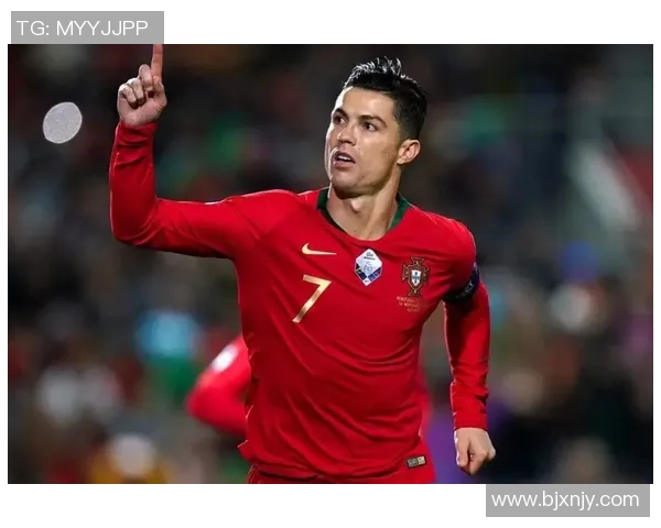 阿特罗与阿里斯的激烈对决揭示足球战术与团队合作的精彩瞬间